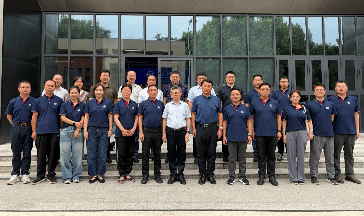 李建威校长带队莅临工程创新训练中心调研指导